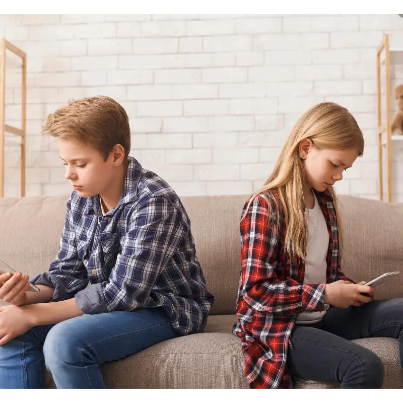Kids slouching with mobile devices – posture issues